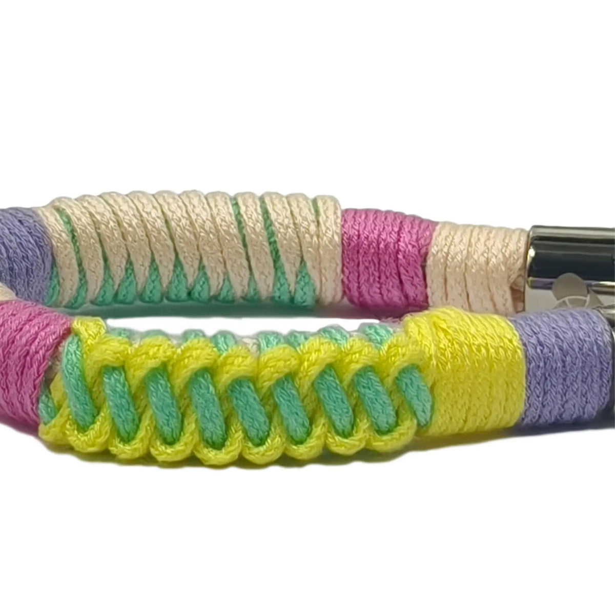 Detailed texture shot of the mint mambo TENCEL™ cord, highlighting its smooth, hand-braided quality.